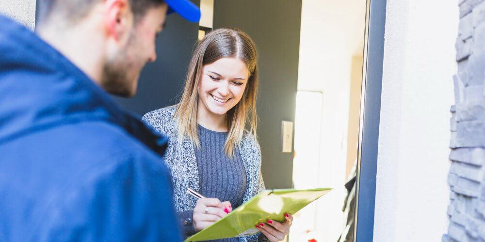 Odbieranie przesyłki przez kuriera