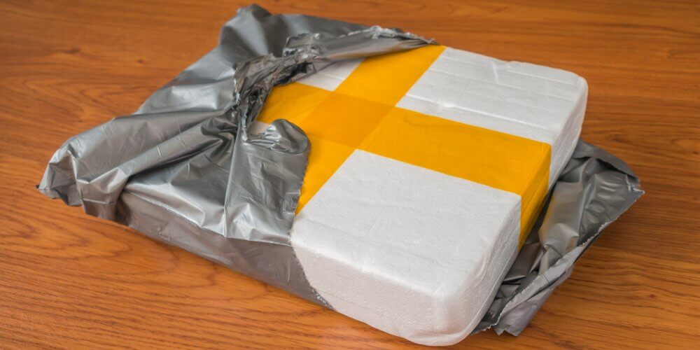 Paczka w kopercie foliowej