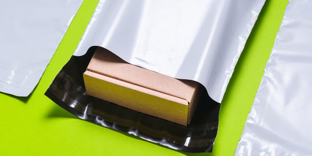 Przesyłka w opakowaniu foliowym