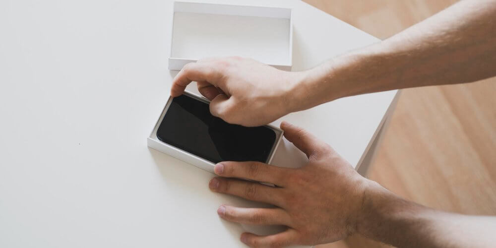 Telefon w oryginalnym pudełku